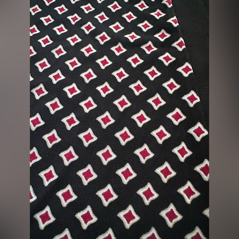White House Black Market Sleeveless Geometric Blouse XS Workwear Top - Picture 4 of 8